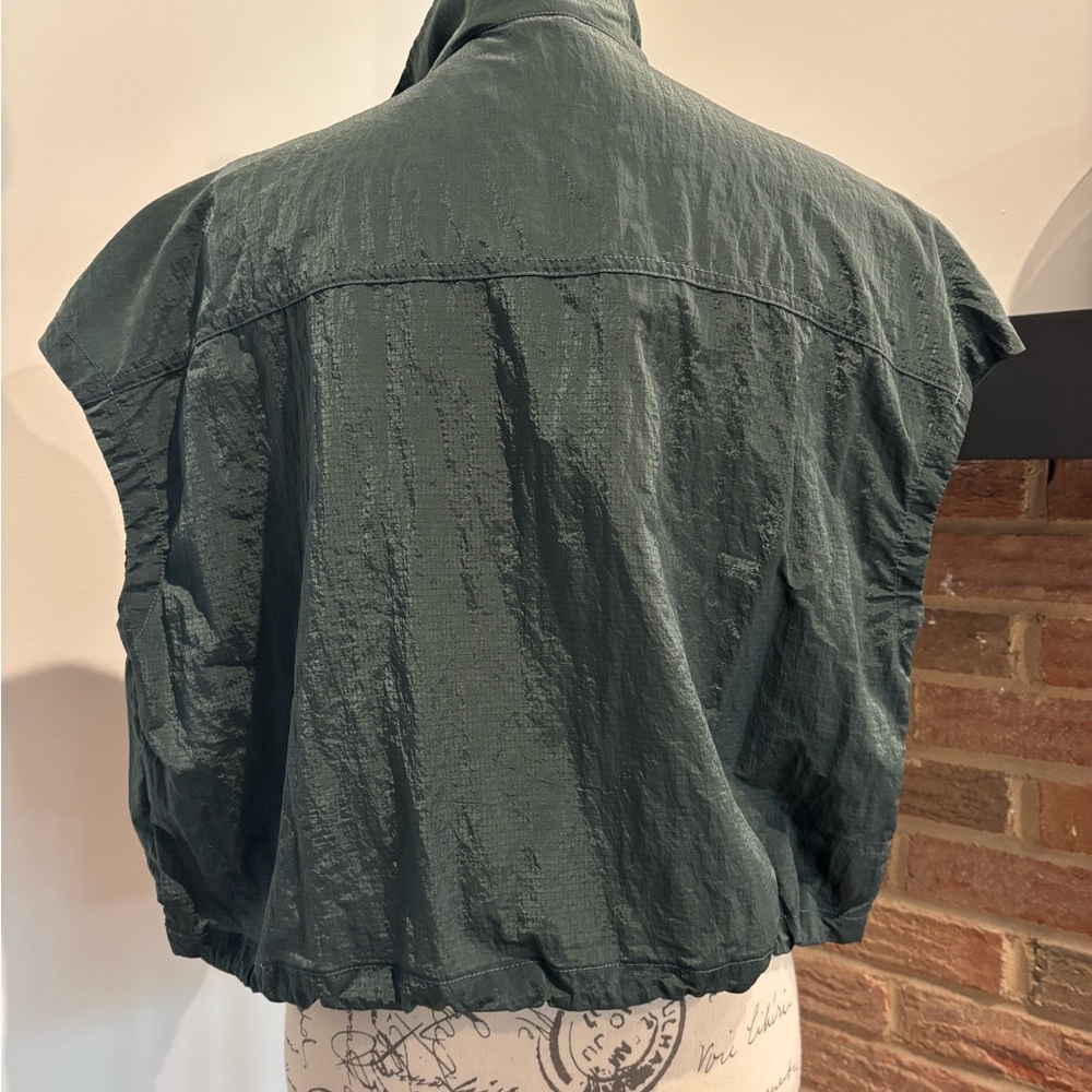UGG Women's Quinn Forest Windbreaker Cap Sleeve - Picture 5 of 9